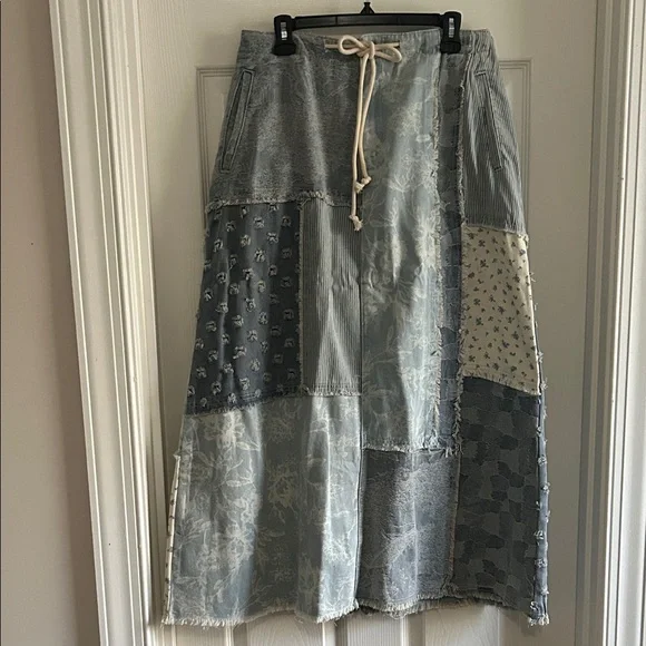 POL Patchwork Maxi Skirt in Blue and Cream - Picture 6 of 11